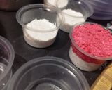 Foto langkah ke 4 dari resep Kue kelapa parut merah putih.