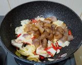 Foto langkah ke 2 dari resep Tumis Kikil Kecap.