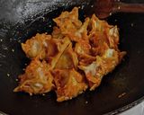 সেজওয়ান ফ্রায়েড মোমো(schezwan fried momo recipe in Bengali) রেসিপির ধাপ 5 ছবি