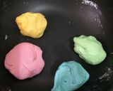 Foto langkah ke 4 dari resep Bola-bola susu.