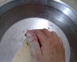 A picture of step 4 of Pizza Buns.