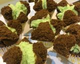 Foto langkah ke 7 dari resep Bolu Kukus Mekar Coklat Pandan.