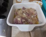 A picture of step 2 of Chicken Breast with Onions and White Wine.