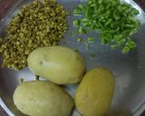 A picture of step 1 of Patoto sprouts tikki.