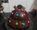 A picture of step 8 of Double layered oreo Chocolate Cake.