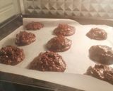 Foto langkah ke 7 dari resep Double Chocolate Chip Cookies.