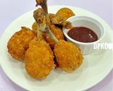 A picture of step 1 of Crispy Chicken Drumsticks Stuffed With Mashed Potatoes & Cheese.