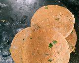 A picture of step 4 of Lahsun Bajra bhakri.