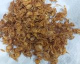 Gambar langkah 5 resipi Bawang Goreng Rangup.