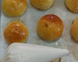 Foto langkah ke 6 dari resep Homemade Korean Garlic Cheese Bread.
