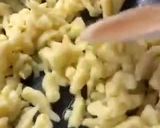 Foto del passaggio 5 della ricetta Spätzli al burro ed erba cipollina
