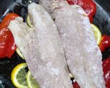Foto del paso 2 de la receta: Pescadilla Frita con Morrón y Puré de Verduras
