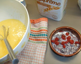 Foto del paso 1 de la receta: Magdalenas con chocolate de taza y arándanos rojos y azules