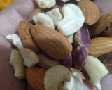 A picture of step 1 of Turri Turkish  dryfruit milk.