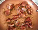 Foto del paso 1 de la receta: Estofado de pavo con patatas