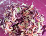 Foto del paso 2 de la receta: Ensalada de col lombarda repollo y manzana