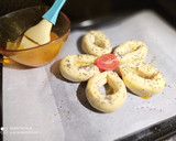 Foto del paso 4 de la receta: Hojaldre de salchicha con guacamole