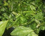 Foto langkah ke 2 dari resep Tumis genjer.