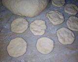 Foto del paso 1 de la receta: Pizzetas fritas individuales