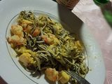 Revuelto de gulas y gambas