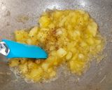A picture of step 3 of Apple Halwa.