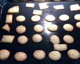 Hình bước làm 5 của món Bánh cracker phô mai. Siêu dễ làm