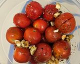 Foto del paso 2 de la receta: Cherrys al Airfryer macerados con hierbas provenzales, AOVE, vinagre de Módena y pimienta molida