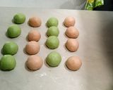 Foto langkah ke 3 dari resep Roti Sobek Lembut Pandan Strawberry.