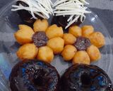 Foto langkah ke 8 dari resep Donat Kentang Bunga.