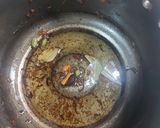 A picture of step 3 of Chicken Haryali.