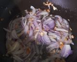 A picture of step 5 of Chicken Spring Roll.