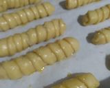 Foto langkah ke 2 dari resep Cheesy Puff Pastry from The Scratch | MPASI 1+ Tahun.