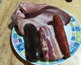 Foto del paso 2 de la receta: Judías blancas con oreja de cerdo y compango asturiano