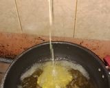 Foto langkah ke 9 dari resep Ayam Goreng Kremes Bumbu Kuning.