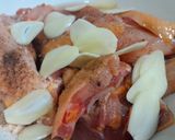 Hình bước làm 1 của món Gà Adobo - Philippin
