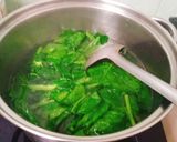 Hình bước làm 2 của món Cải rổ xào thịt bò