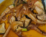 Foto del paso 5 de la receta: Pulpo con llanega negra y gambas cocidas con salsa tártara
