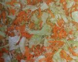 Foto del paso 3 de la receta: Ensalada fresca de atún y pepinillos