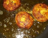 A picture of step 3 of Aloo tikki.