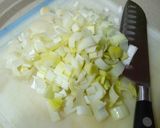 Foto del paso 4 de la receta: Pollo con verduras verdiblanco