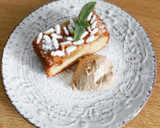 Foto del paso 11 de la receta: Bizcocho de yogurt invertido de manzana y piñones sin gluten