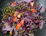 A picture of step 3 of Amaranth and Hara cholia Curry.