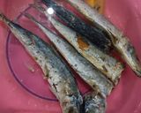 Foto langkah ke 1 dari resep Tumis Ikan Asin Rebus.