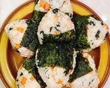 Hình bước làm 2 của món Cơm nắm cá ngừ mayo nướng nckd 🍙