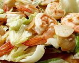 รูปขั้นตอนการทำที่ 2 ของ "กะหล่ำปลีผัดกุ้งแบบง่ายๆ" Easy Stir Fried Cabbage with Shrimp😋