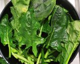 A picture of step 1 of Spinach with goji berry.