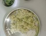 રવાનો હાંડવો (Rava Handvo Recipe In Gujarati) રેસીપી સ્ટેપ2ફોટો