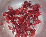 Foto langkah ke 2 dari resep Kue Strawberry dengan Selai Homemade.