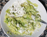 Foto del paso 4 de la receta: Sándwich mixto con gofre salado de patata y calabacín