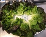 Une image de l'étape 2 de Salade de laitue rougette aux tomates,courgette râpée et orange.
